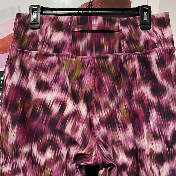 NWT 2pc Active Set! MTA Racerback Tank & Capri Leggings! High-Rise. Compression - Picture 10 of 10